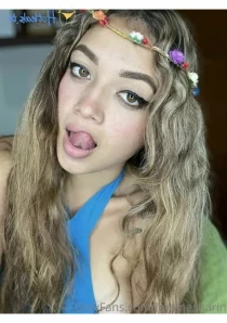 Sagaloraine - My pussy needs attention Do you want to play with my