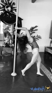 Tu-anhlove - I enjoy being in my feminine as much as you enjoy being