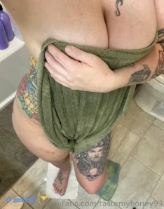 Tastemyhoney93 - Good morning Wanna see me play 10 a minute videos