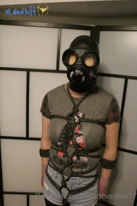 Irisdeveraux77 - Some pictures I took of my old suit that I never