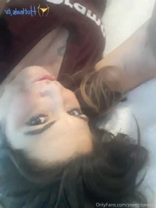 Jewelzsweets - Mmmmm getting lonely all by myself I need help