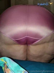 Bootyfulannie - mmmm new toy has me feeling like a geyser definitely