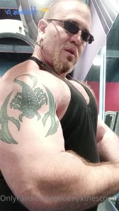 Phoenyxthescorpiongod - Traps and chest pump and photo dump