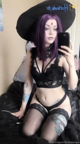 Funeralsenpai - Into feet Unlock to see some really cute feet photos