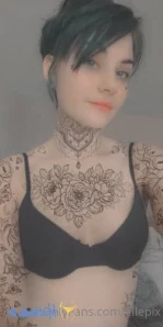 Ellepix - Hey babes What would you all like to see more of for PPV DM part 3