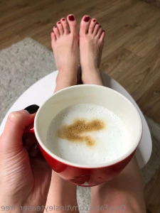 Tinsleyteaser_basic - Happy Foot Fetish Friday Check out my hot