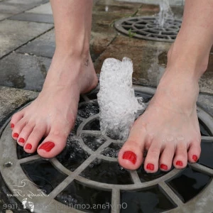 Tinsleyteaser_basic - Do you like white toenails