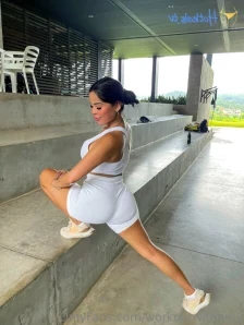 Workoutwithamy - Glute bridges They increase strength and stability in