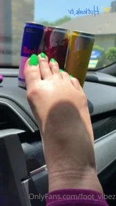 Foot_vibez - Wanna see my new pedicure You will have to sniff my