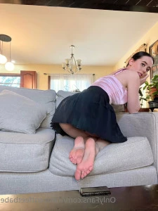 Innocentfeetbabe - Worship My Feet Slave