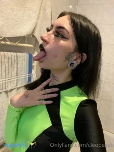 Cleopeach - Imagine standing next to me and looking at me from that