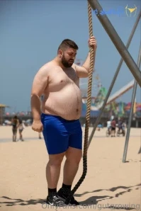 Gutgrowing - 2018 pic of my being turned on by my fat gut P