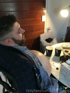 Gutgrowing - Throwback to a hotel in LA Photographed by Xjock385