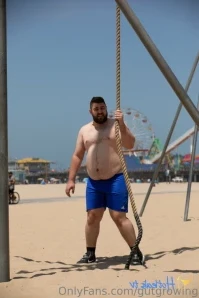 Gutgrowing - 2018 pic of my being turned on by my fat gut P