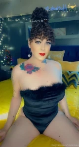 Tslolamiaa - Just something light cuz I haven t posted anything n a