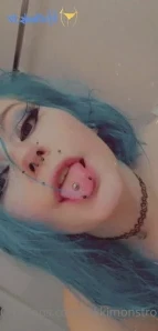 Nikkimonstrosity - Watch me play with myself with different toys till