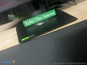 Tylertheintern - I m getting tan tan