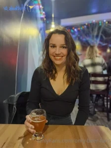 Only-beer-fans - Feeling tipsy and festive after polishing off a Red