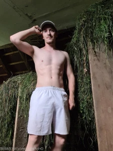 Gayfarmer - Getting horny on Tuesday morning part 2