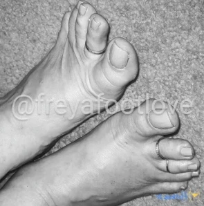 Freyafootlove - Keep dreaming DM to buy pic Custom pics and videos