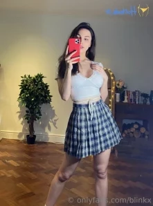 Blinkx_free - Does red look sexy on me