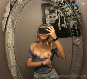 Sydneysweety18 - Text me I m bored