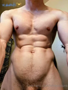 Broketwunk - Little gym locker room pic since I had it to myself Happy