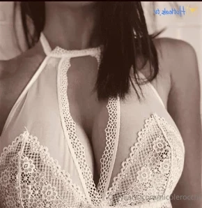 Nicolerocchi - Spegni il fuoco con una mancia Turn off the fire with a