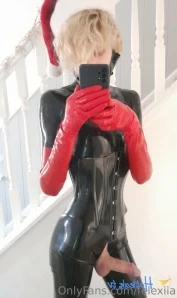 Felexiia - Would you hire me I promise I d make the best latex maid gt