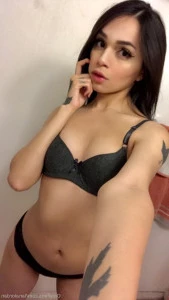 Lanablackheart - This red Latina is sending good vibes your way