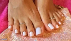 Goddesslexa_xo - Just showing off my new pedicure and soft soles