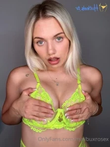 Wegfiiqvfvifiw - Come to bed baby