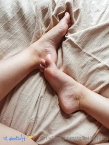 Misstinyfeets - Good morning lovies