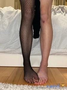 Ai.and0 - Cleaning and wiggling my feet with cold water