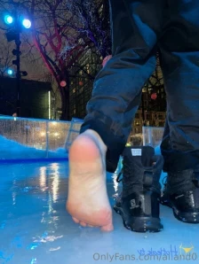 Ai.and0 - FIRST EVER 4MIN JOI with shoe and sock removal at a