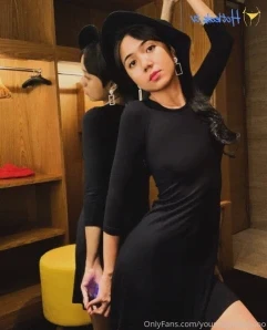 Ruuubyrose - At school all the girls teased my ass was too small -