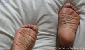 Asianfootworship - Goddess orders you to lick every single one