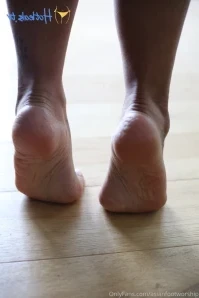 Asianfootworship - Suck on them