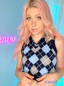 Simpzor - Your hand looks lonely Can I hold it for you