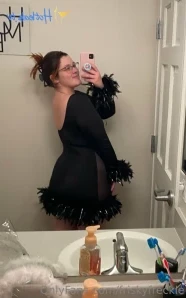 Friskyfreckle - Hmmm which toy should I use