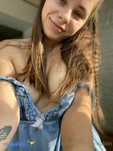 Ninaliiin - I m so beautiful today my naked butt wants you to see my