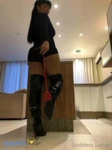 Lohanvideos - Slave washes and drinks water from dirty feet