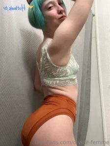 Divine-femme - sunday bum day