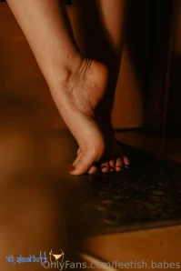 Feetish.babes - I like those fishnets They made us feel so sexy during