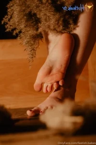 Feetish.babes - Had so much fun with Peach on this shoot Little secret