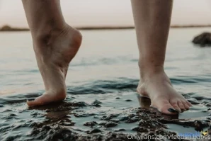Feetish.babes - Hey there It s been a while that I haven t wrote