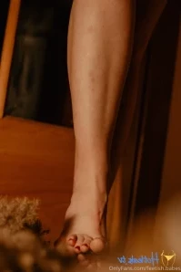 Feetish.babes - Oily feet part 2 Hope you get pleasure from looking at