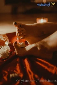 Feetish.babes - Us in the dark with only light coming from a lamp So
