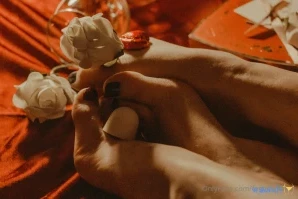 Feetish.babes - Oh I can still feel the softness and warmth of her