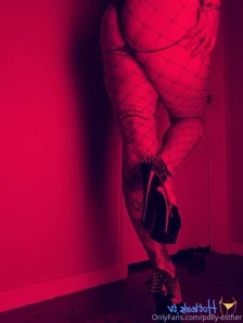 Polly-esther - Shes got legs